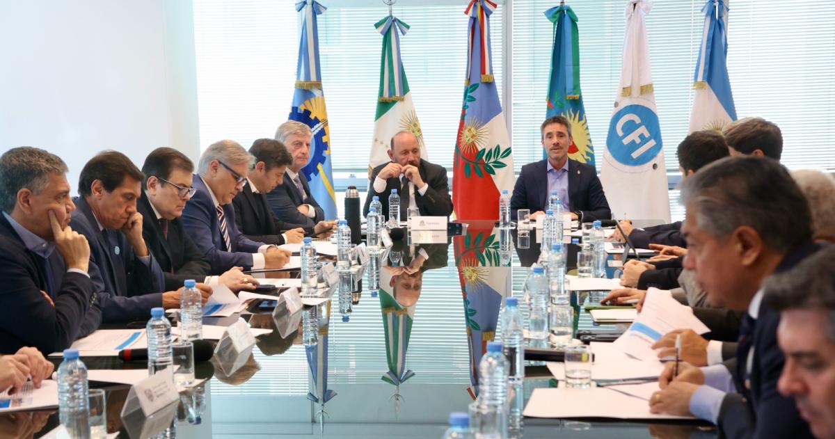 Gobernadores piden a Milei una reunioacuten para consensuar reforma fiscal