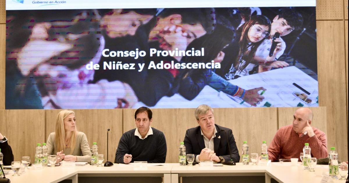 El Consejo de Nintildeez puso en agenda el vaciamiento del gobierno nacional
