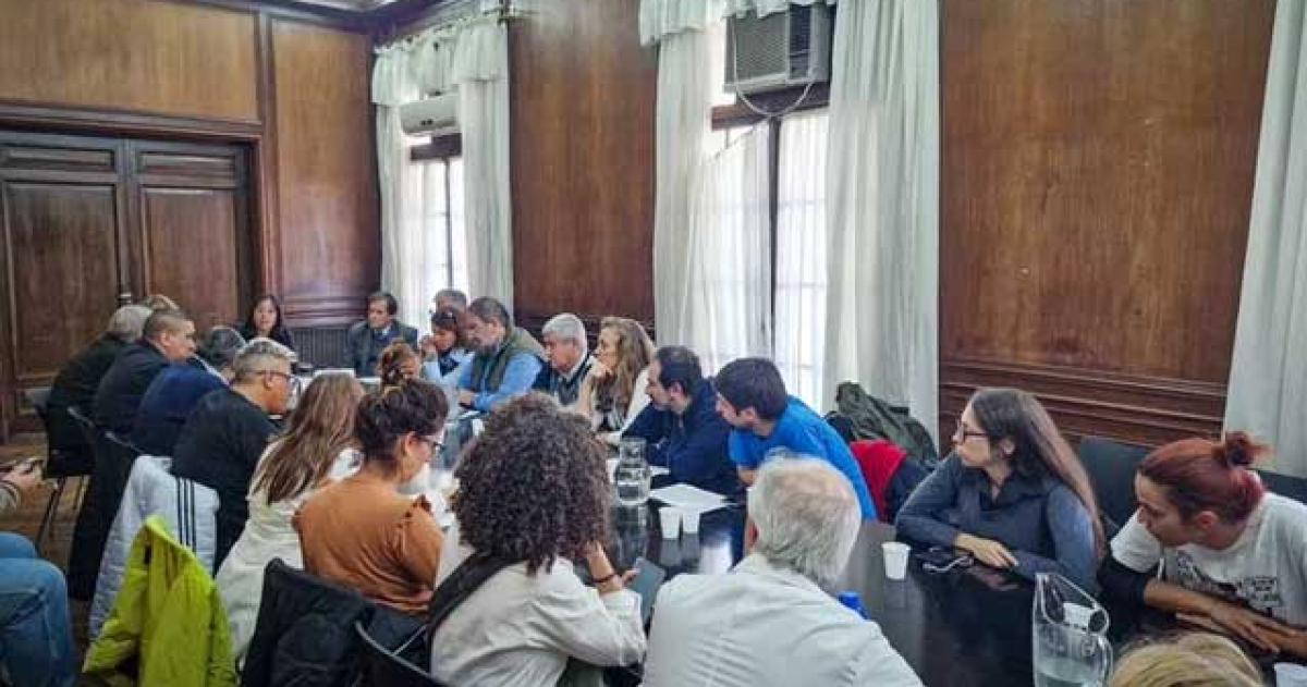 Gremios denunciaron que audiencia por el Garrahan fue un circo y ratificaron el paro