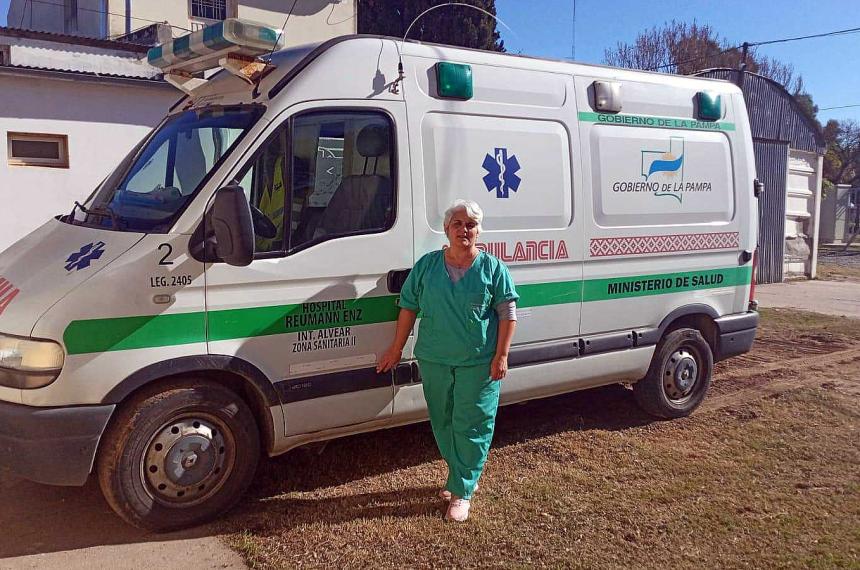 Ceballos cuenta con su primera chofer de ambulancia