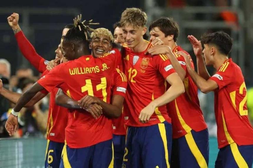 Espantildea le ganoacute a Francia y jugaraacute la final de la Nations League