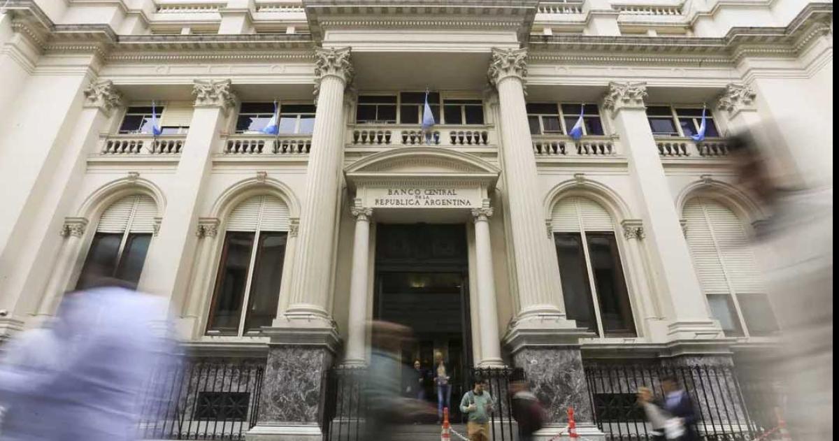 El riesgo paiacutes se vuelve a despertar y ya roza los 700 puntos