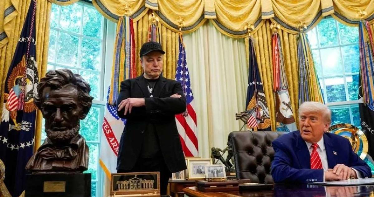 Elon Musk pidioacute el juicio poliacutetico a Donald Trump y estalloacute la guerra