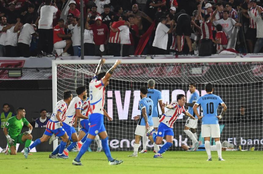 Paraguay vencioacute a Uruguay y quedoacute a un paso de la clasificacioacuten