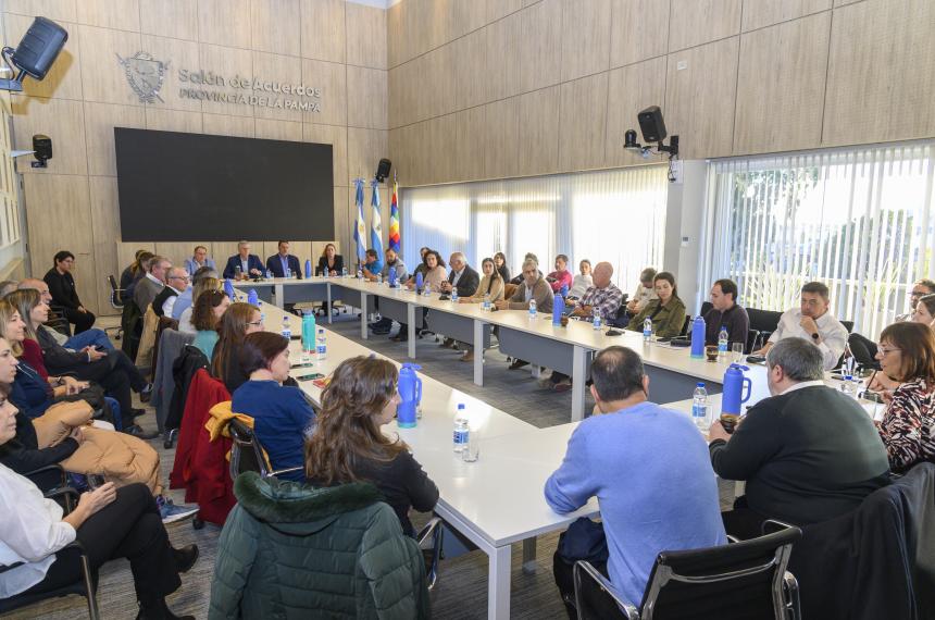 Respaldo a colegios profesionales- un apoyo histoacuterico que tendraacute repercusioacuten nacional