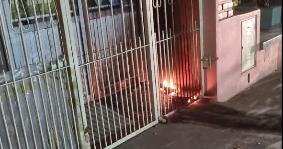Dos mujeres las autoras del ataque con una bomba molotov a una despensa