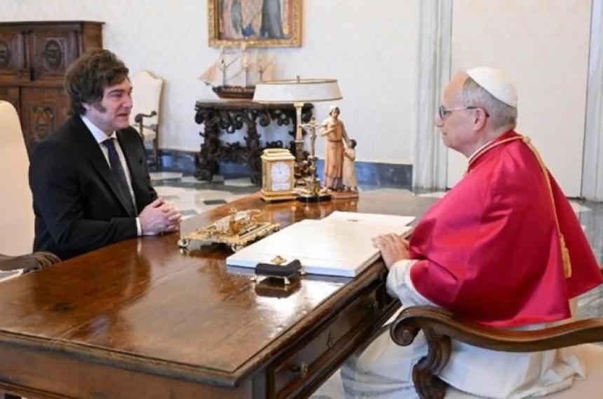 Leoacuten XIV le confirmoacute a Milei que visitaraacute Argentina