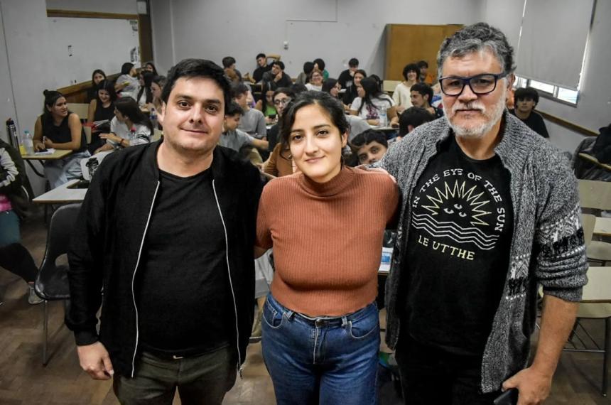 En el diacutea del periodista advierten que la profesioacuten pasa el peor momento