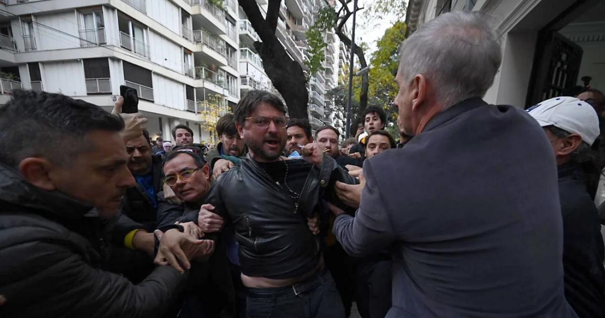 Detuvieron a Grabois tras ocupar el Instituto Juan Domingo Peroacuten