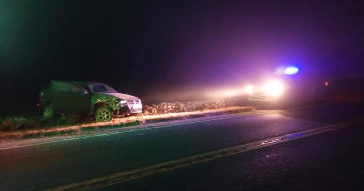 Dos joacutevenes hospitalizados tras un vuelco en la Ruta 5 cerca de Anguil