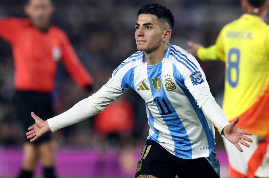 Con uno menos Argentina empatoacute con Colombia con un golazo de Thiago Almada