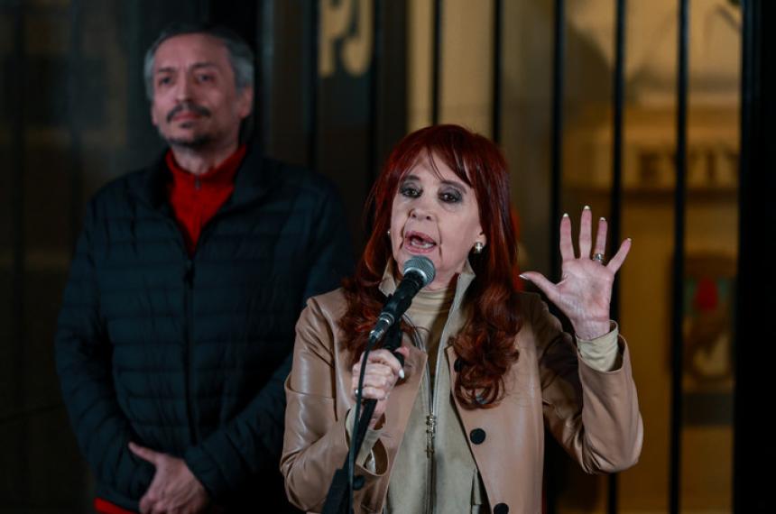 Cristina Kirchner deberaacute devolver 85000 millones al Estado  