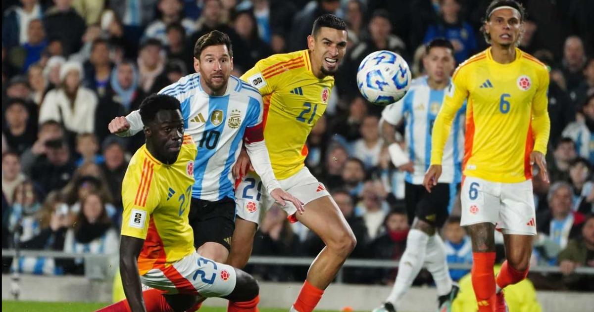 Con uno menos Argentina empatoacute con Colombia con un golazo de Thiago Almada