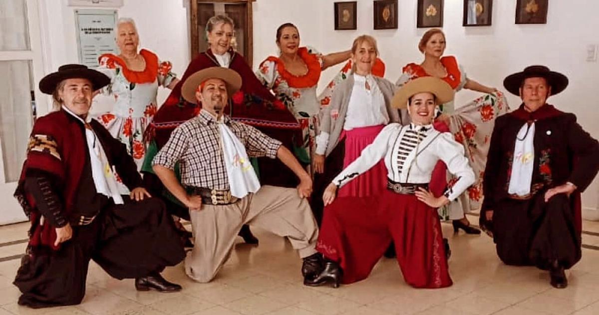 El Folclore pampeano de gira por Francia