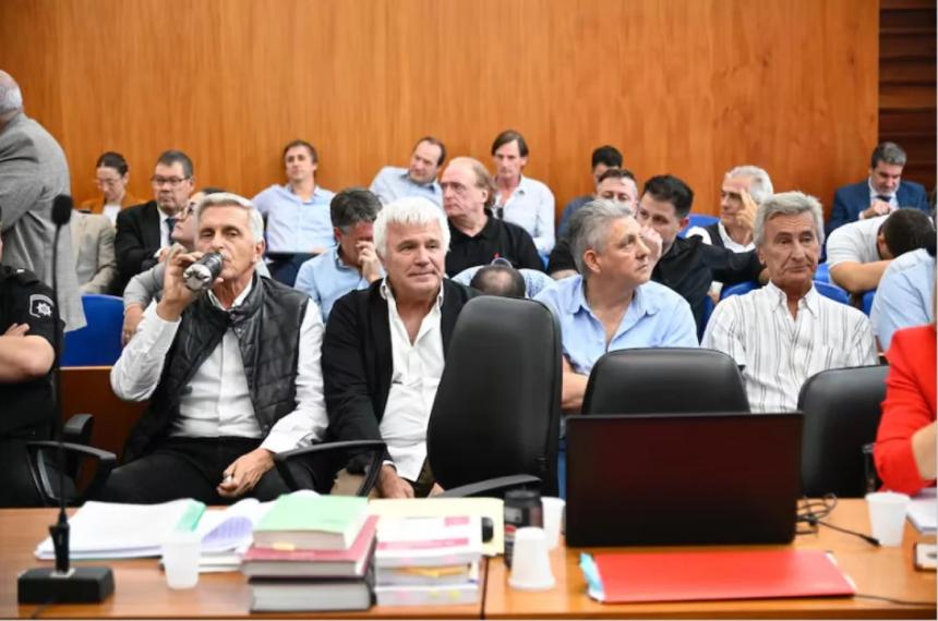 La Justicia liberoacute a los directivos de Vicentiacuten tras el pago de un milloacuten de doacutelares en fianzas 