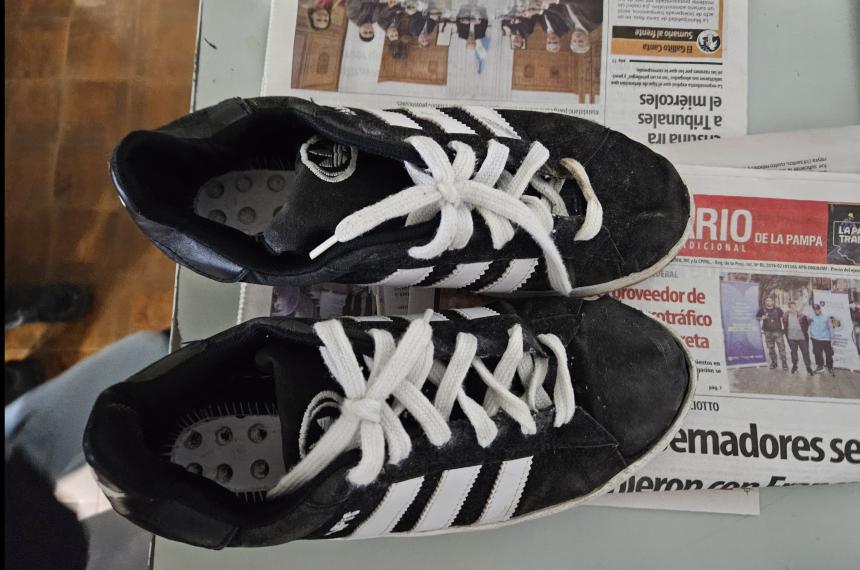 Cuatro menores demorados por agresioacuten y robo de zapatillas