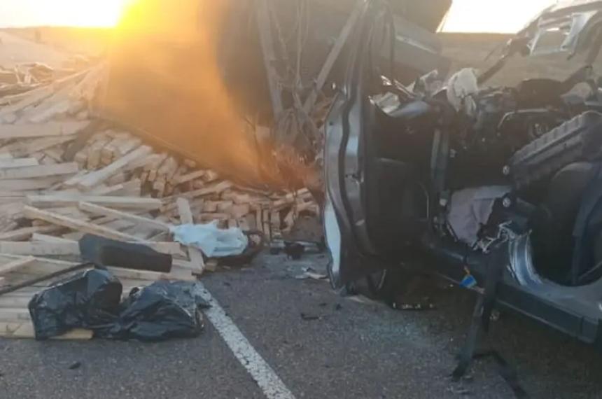 Camionero pampeano involucrado en un fuerte siniestro vial