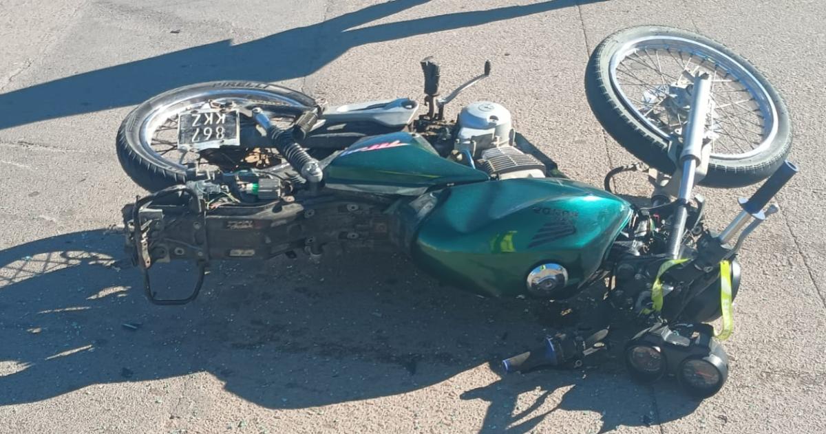 Un motociclista lesionado por un choque en Circunvalacioacuten y Bernasconi