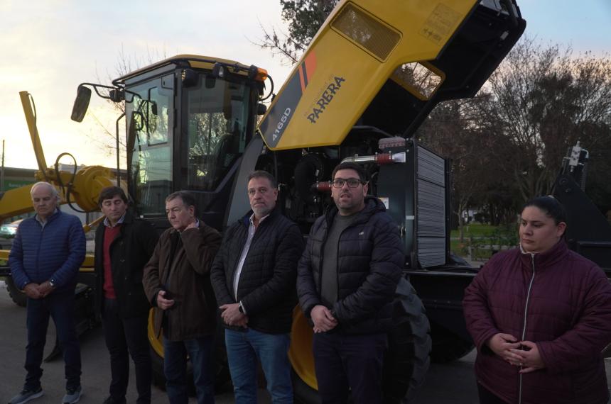 La Municipalidad de Parera adquirioacute una motoniveladora a traveacutes de un programa provincial