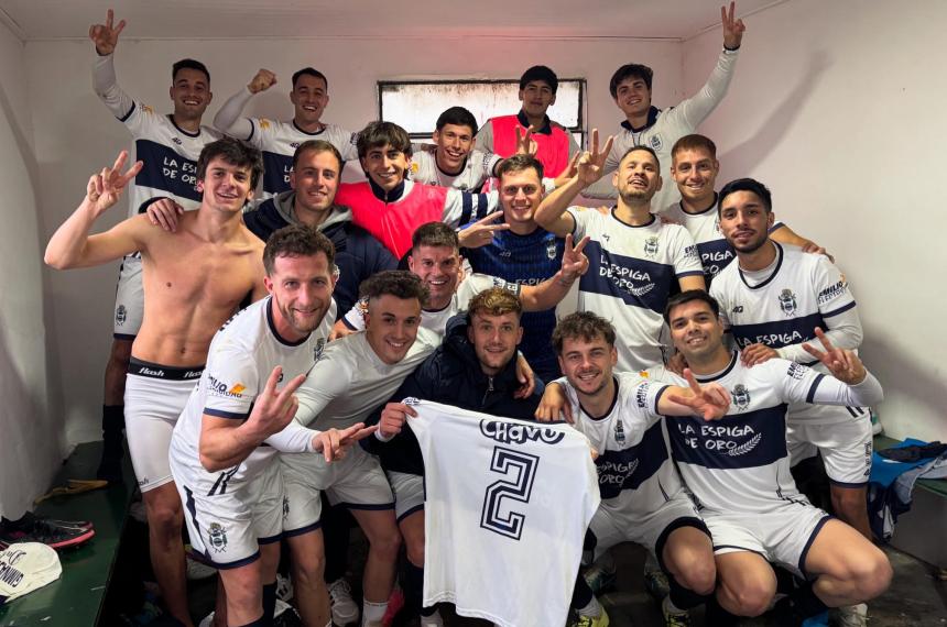 Gimnasia ganoacute un partido clave