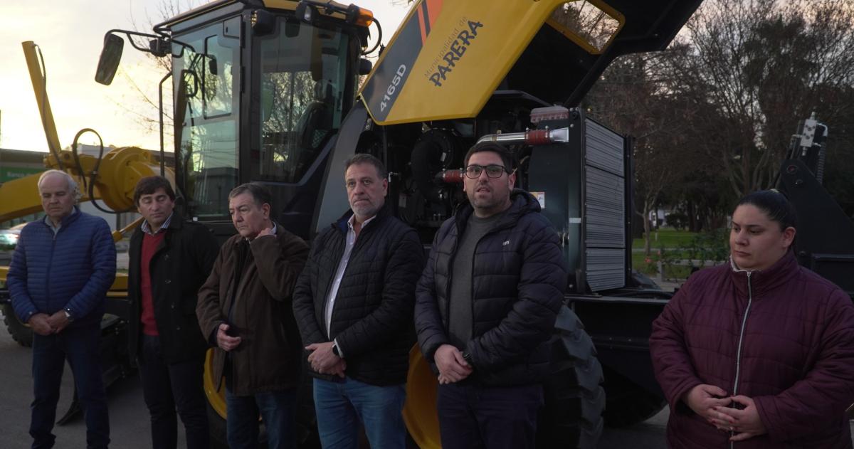 La Municipalidad de Parera adquirioacute una motoniveladora a traveacutes de un programa provincial