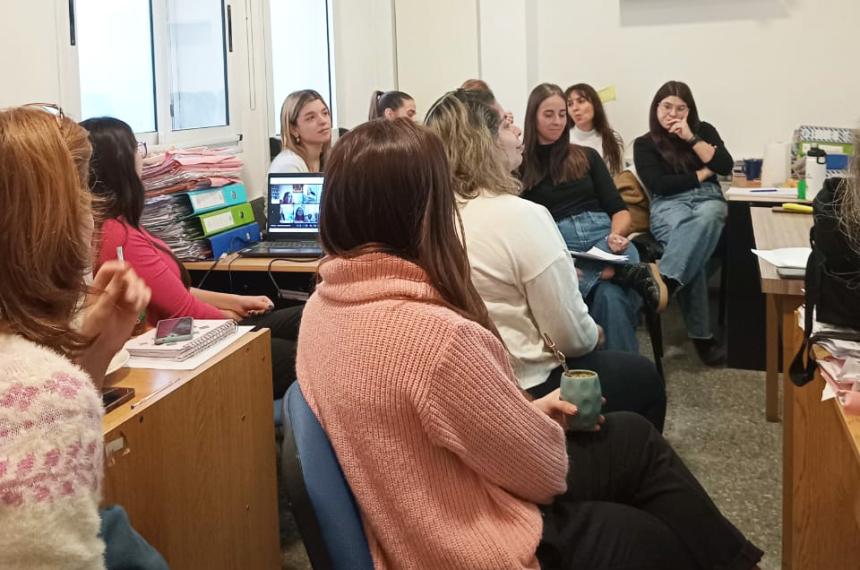 Jornada de reflexioacuten sobre prevencioacuten y asistencia de la violencia familiar 
