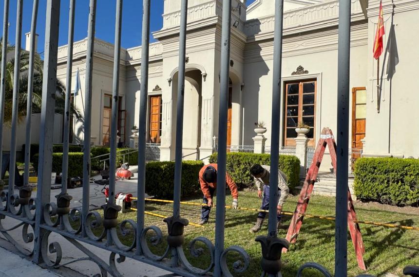 Luego de 3 meses el municipio inicioacute la obra de gas en el Teatro Espantildeol