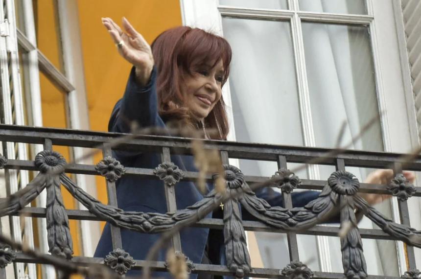 Figuras poliacuteticas funcionarios y militantes acompantildearaacuten a Cristina a Comodoro Py