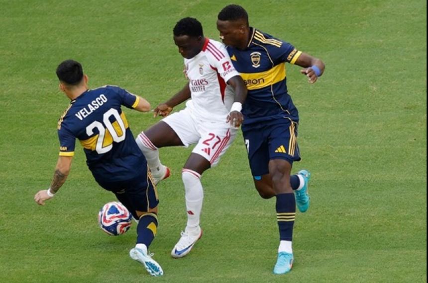 Boca empata ante Benfica en un partido clave