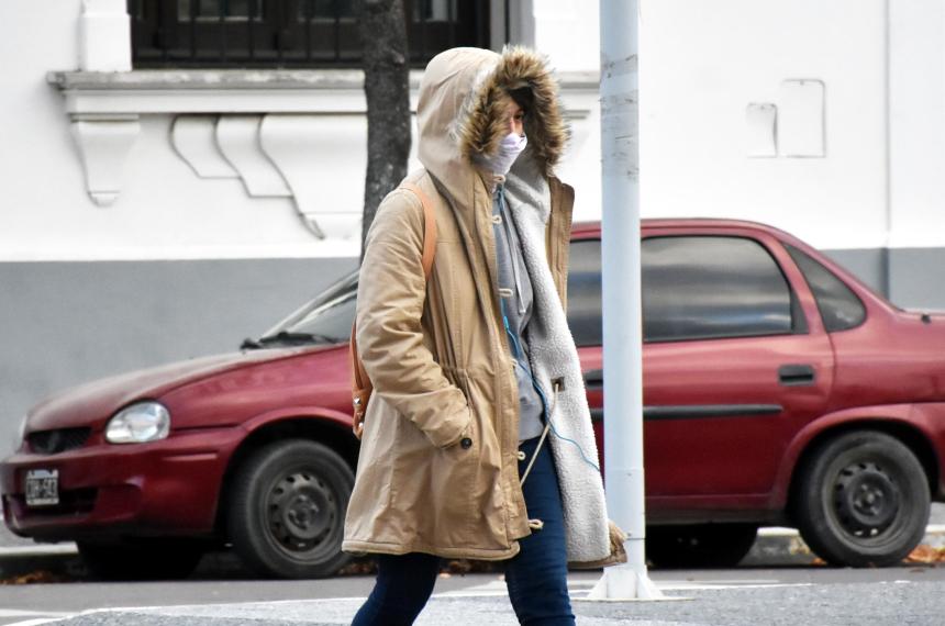 Arrancoacute una semana corta donde el friacuteo se haraacute sentir