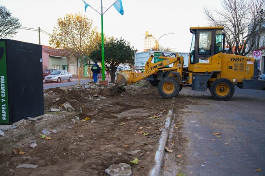La Municipalidad de Pico comenzoacute a remodelar el boulevard de la Avenida