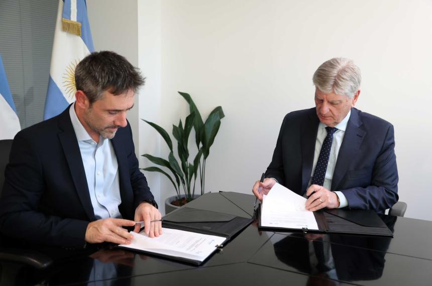 Empleo y desarrollo- Ziliotto acordoacute con el CFI una inversioacuten de 400 millones