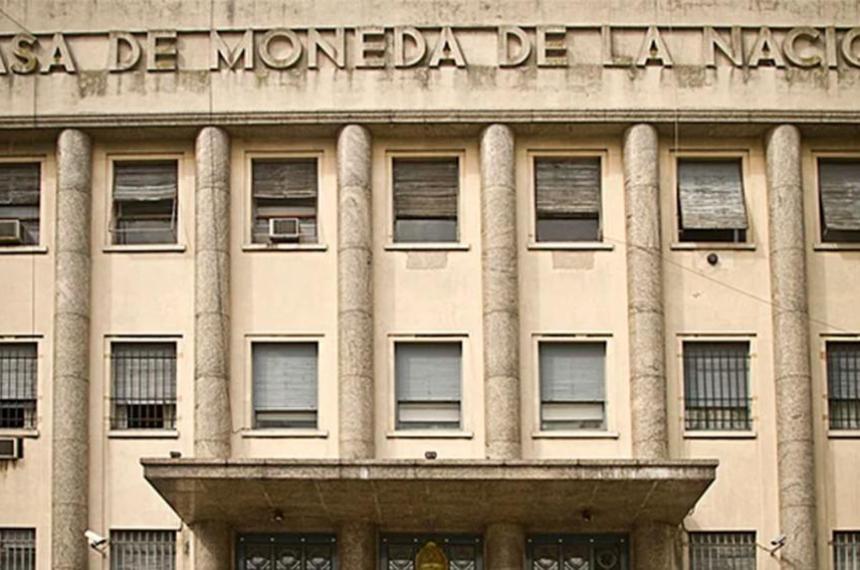 Alberto Fernaacutendez pagoacute hasta 4 veces maacutes el flete de billetes desde Brasil Malta y Francia