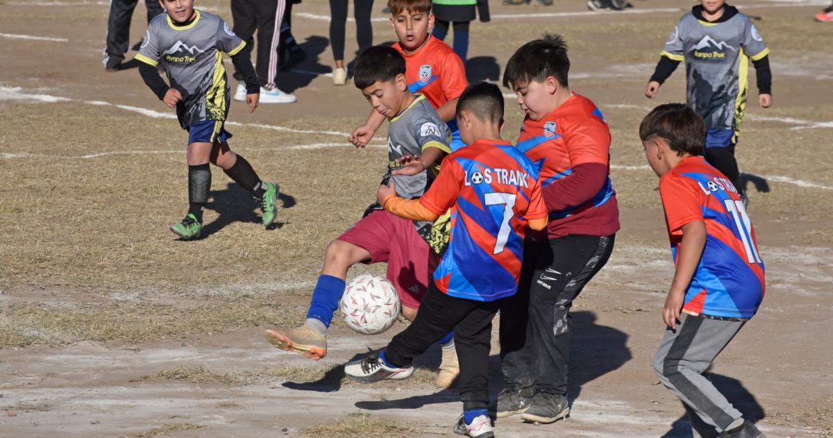 Muchos goles y sonrisas en Cebollitas 
