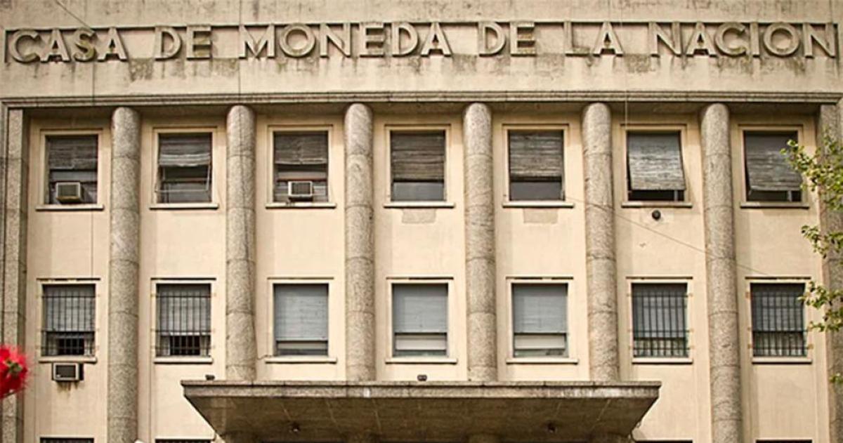 Alberto Fernaacutendez pagoacute hasta 4 veces maacutes el flete de billetes desde Brasil Malta y Francia