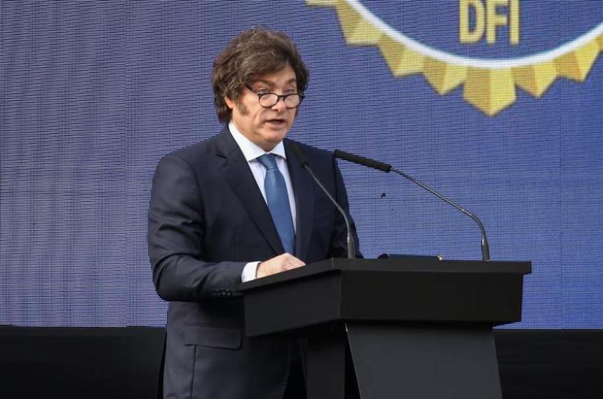 Milei presentoacute la reestructuracioacuten de la Policiacutea Federal con el FBI como modelo