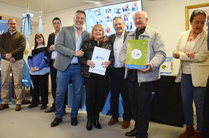Entregaron escrituras en el Ipav- En La Pampa se cumplen derechos que Nacioacuten vulnera