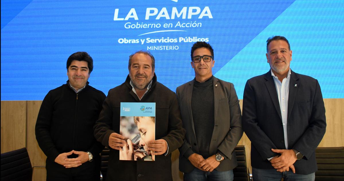Aportan fondos para cordoacuten cuneta y badenes en Larroudeacute
