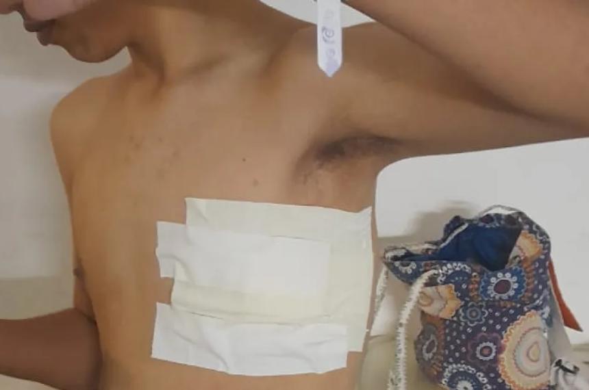 La Justicia ordenoacute botoacuten antipaacutenico para el alumno apuntildealado