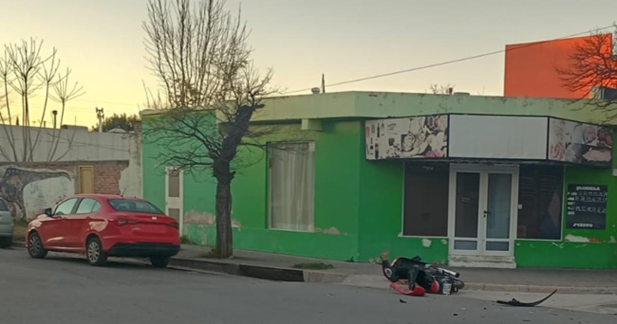 Un motociclista fracturado por un choque en Santa Rosa