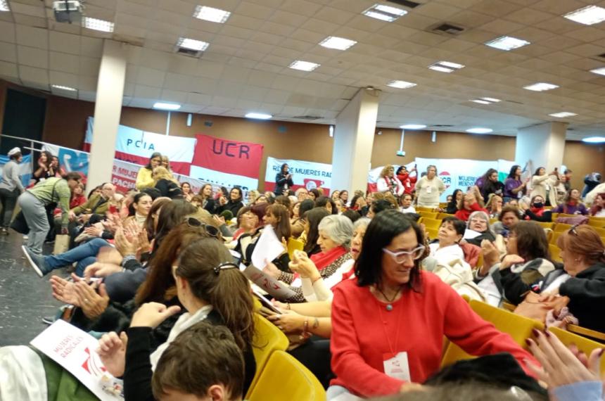 Debaten en Santa Rosa las mujeres de la UCR de todo el paiacutes