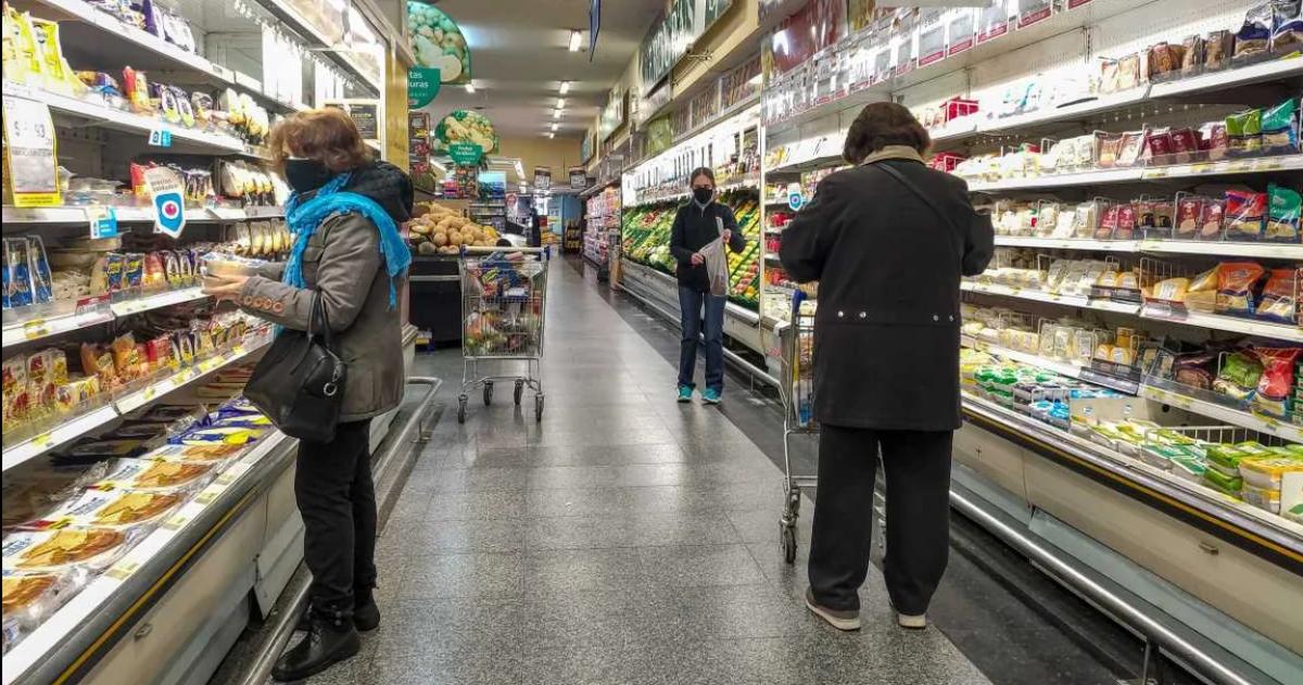 A pesar del repunte en supermercados el consumo esencial sigue rezagado