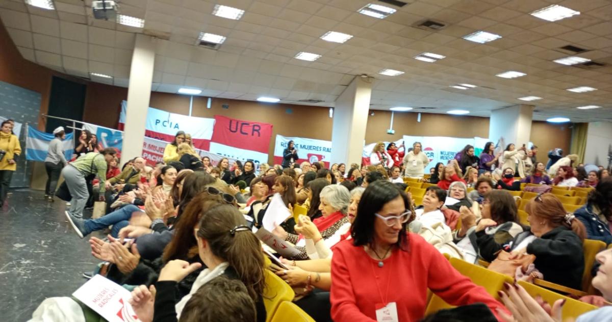 Debaten en Santa Rosa las mujeres de la UCR de todo el paiacutes