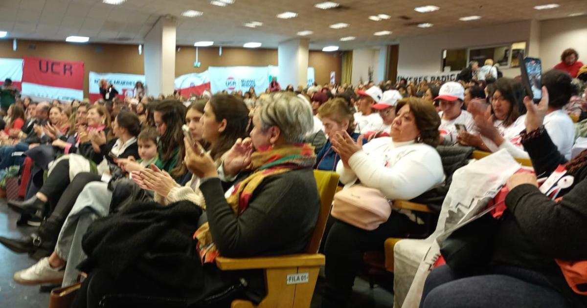 Debaten en Santa Rosa las mujeres de la UCR de todo el paiacutes