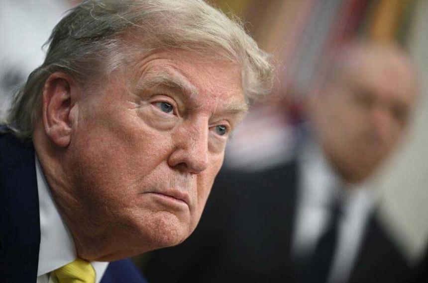 Estados Unidos bombardeoacute tres instalaciones nucleares iraniacutees y Teheraacuten promete represalias