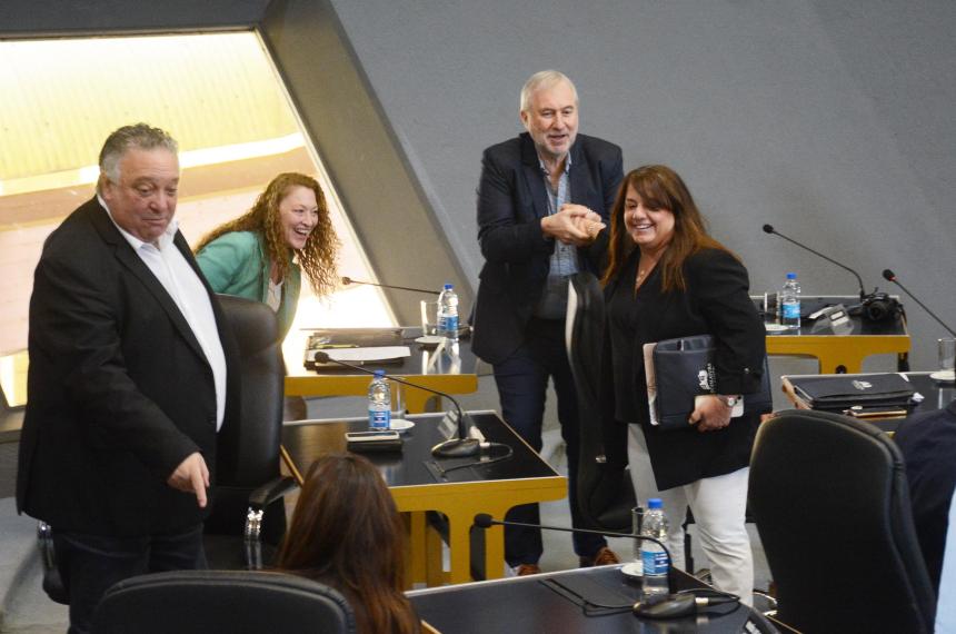 Demora en la legislatura pone en jaque la concesioacuten de El Medanito