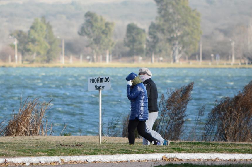 Domingo con viento sur intenso y descenso brusco de la temperatura