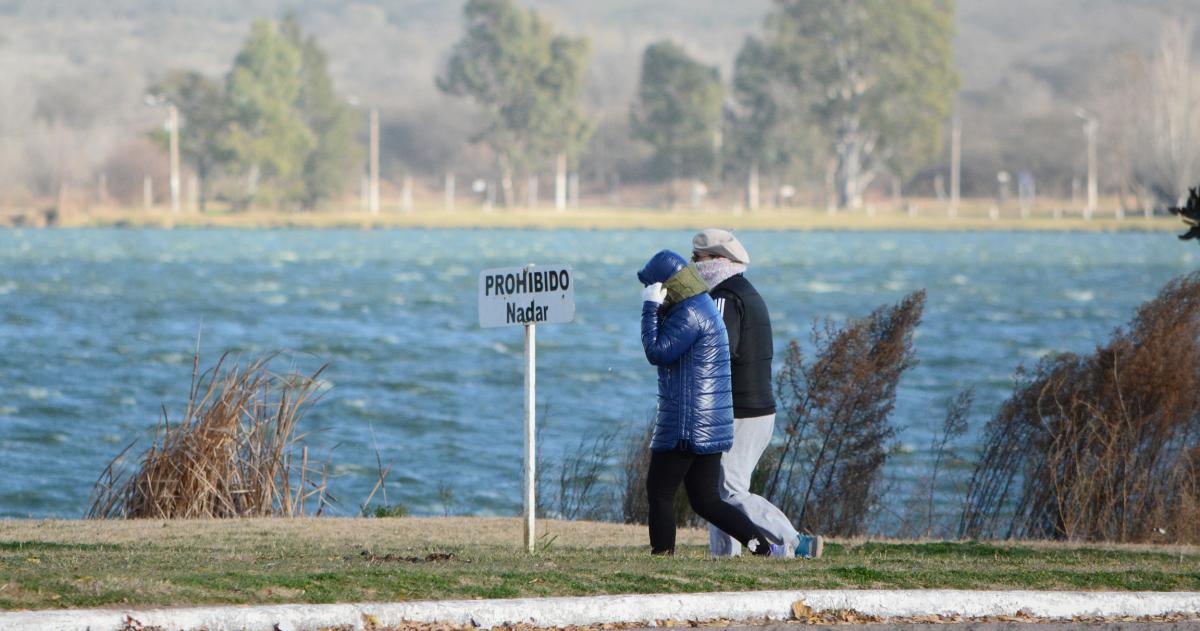Domingo con viento sur intenso y descenso brusco de la temperatura