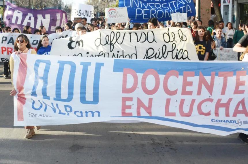 Universidades- dos jornadas de paro y noche de antorchas 