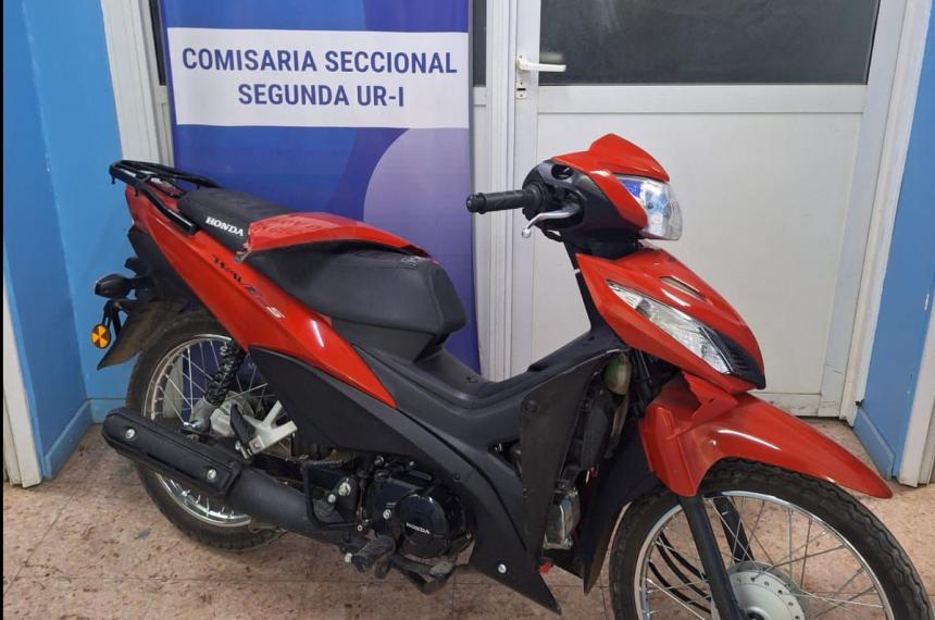 Roboacute una moto y una caja de herramientas- fue detenido